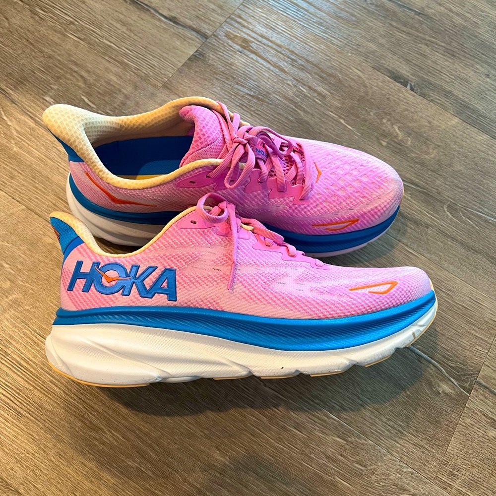 Hoka Clifton 9